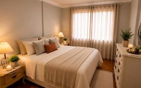 Apartamento charmoso 2 quartos em Copacabana com Wi-Fi ar-condicionado ótima localização